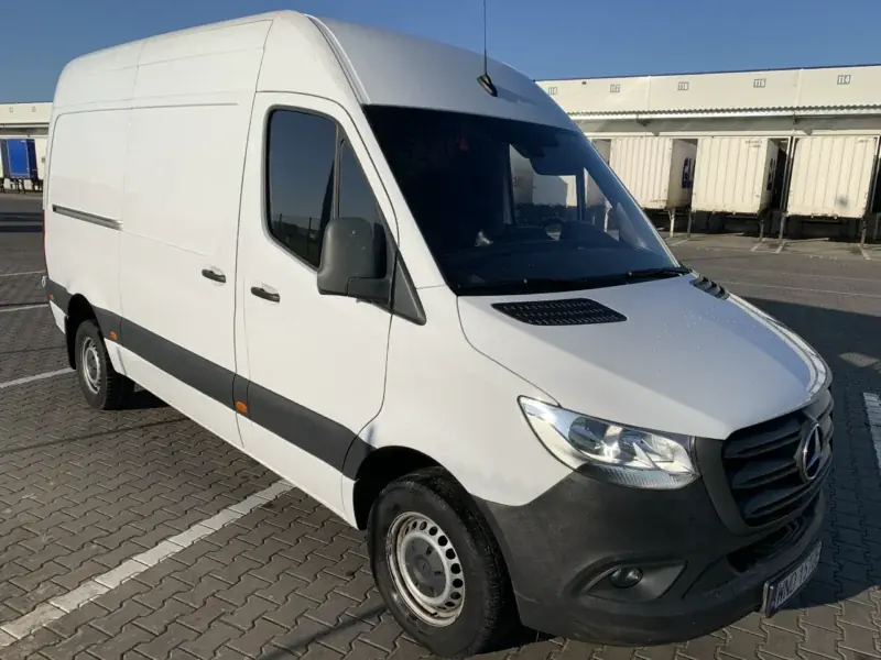 Mercedes-Benz Sprinter L2H2 — duży furgon dostawczy w wynajmie